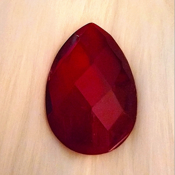 Large Red Glass Faceted Stone - Picture 4 of 5